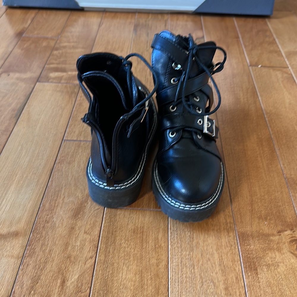 Spring shoes - Picture 3 of 3